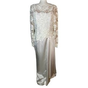 🔥Host Pick🔥 NWT Silvie by Saul Kapilivsky Vintage Wedding Dress NOS Size 16